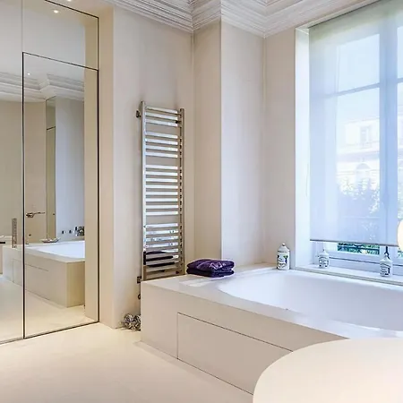 Elegant With Sauna And Eiffel Tower View *